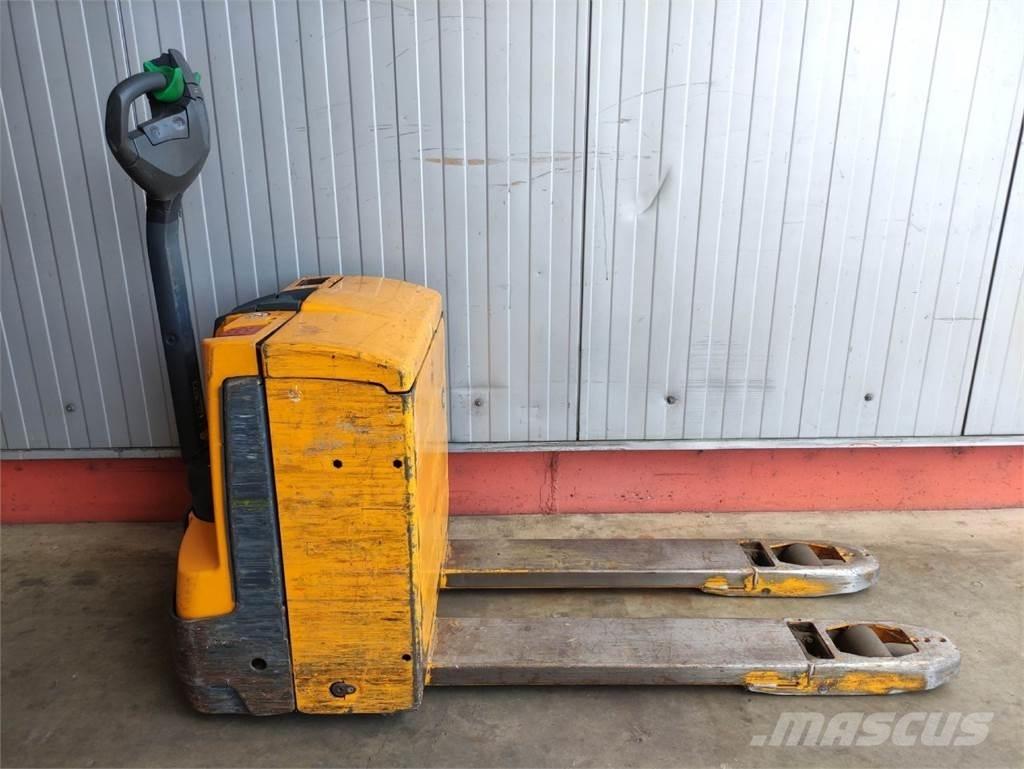 Jungheinrich EJE 116 Nisko podizni električni viličar