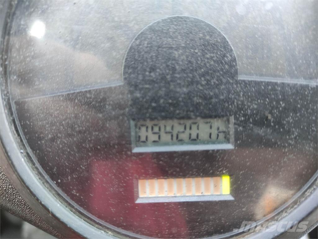 Linde E30-336-03 (LACK NEU) Električni viličari