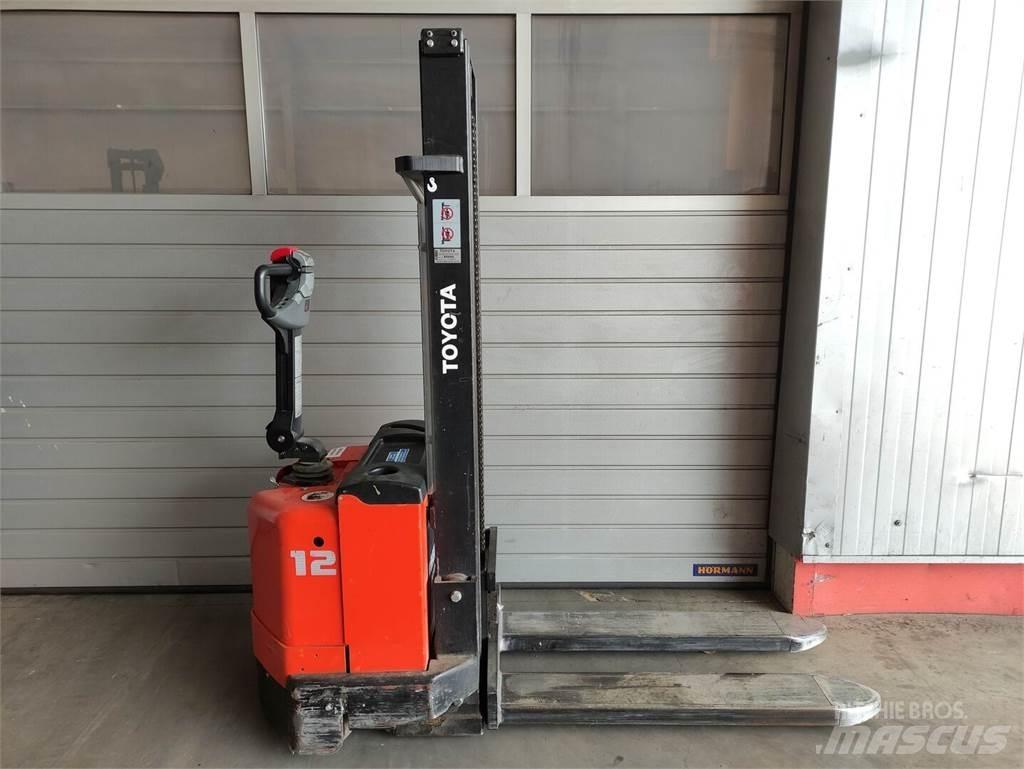 Toyota 7SM12 Ručni električni viličar