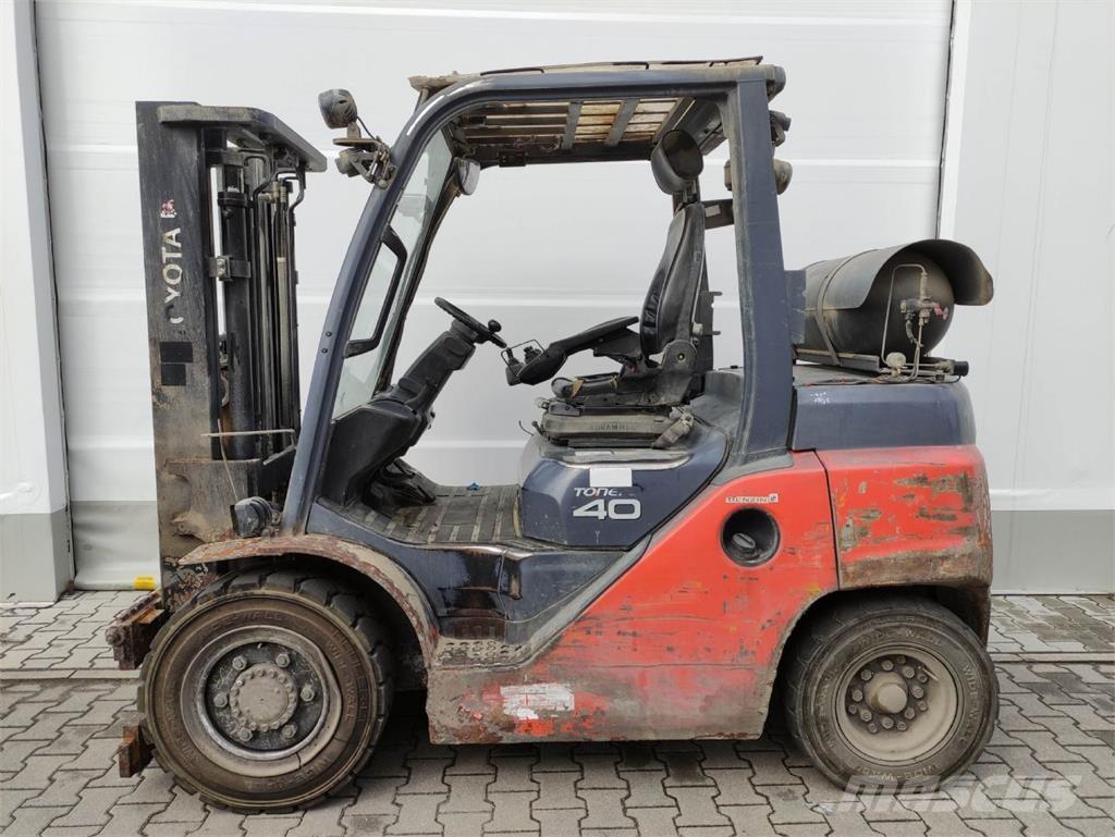 Toyota 8FG35N Plinski viličari
