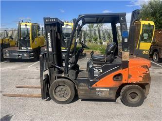 Doosan D33S-7