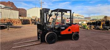 Doosan D 35
