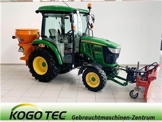 John Deere 3046R