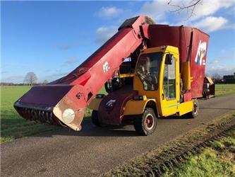 AGM Feedstar 200 zelfrijdende voermengwagen