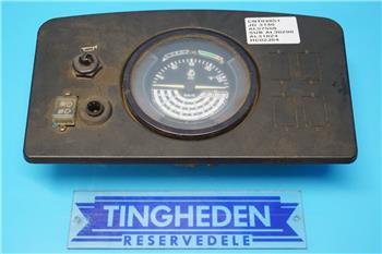 John Deere 3140