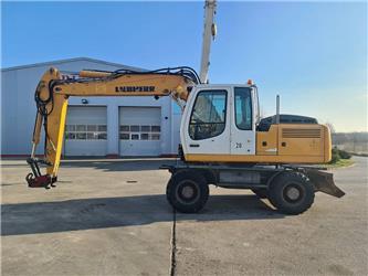 Liebherr A 900 C