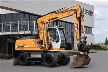 Liebherr A 900 C