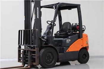 Doosan G25P-7