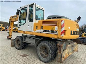 Liebherr A 900 C