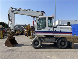 Liebherr A900