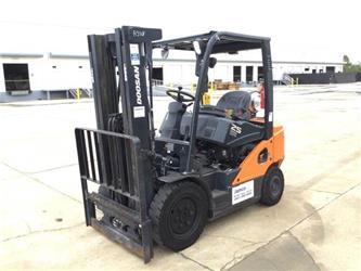 Doosan G25N-7