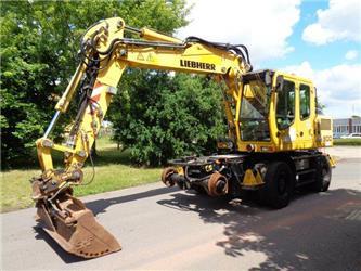 Liebherr A 900 C ZW &amp; Grabenräumlöffel schwenkbar