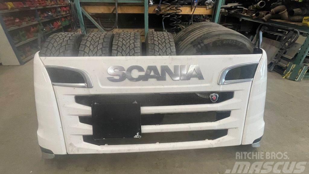 Scania Grille streamline/ r2 model Streamline origineel v Druge komponente