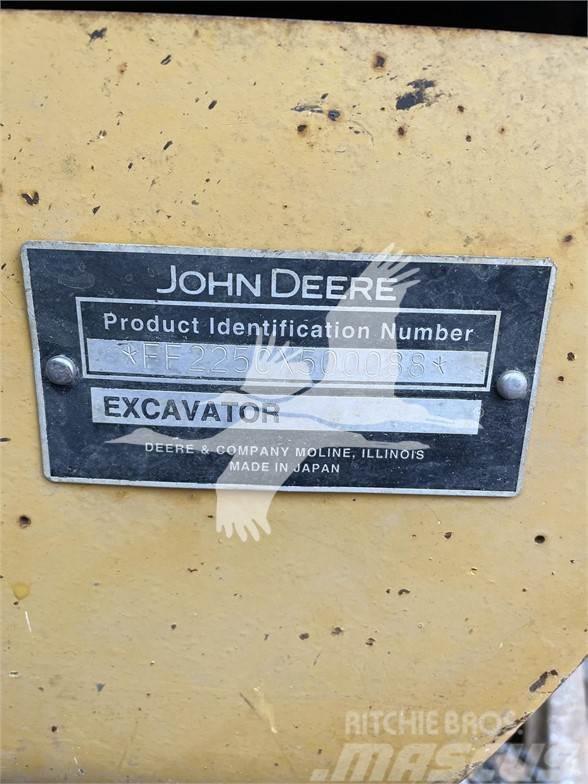 John Deere 225C LC Bageri gusjeničari