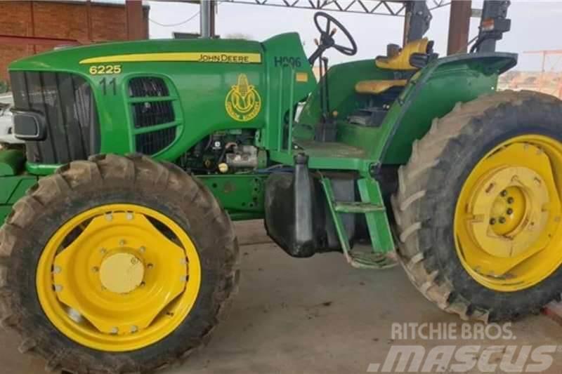 John Deere 6225 Traktori