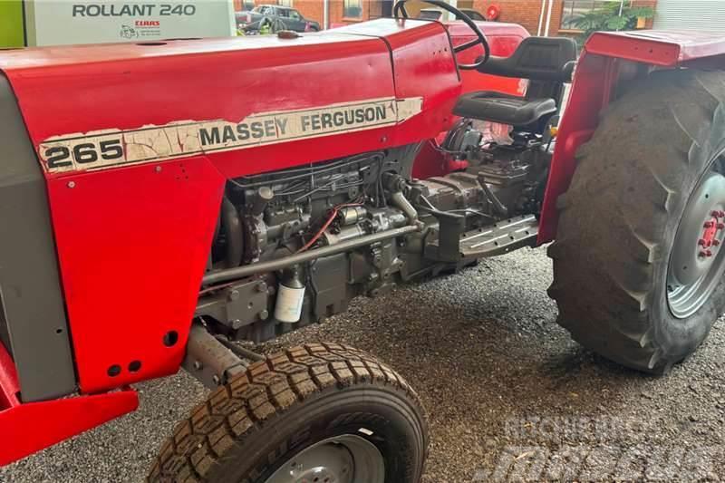 Massey Ferguson MF 265 Tractor Traktori