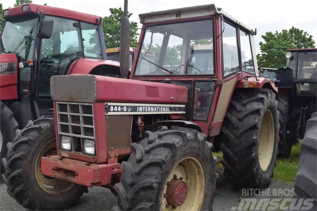 Case IH 844 A/S Traktori