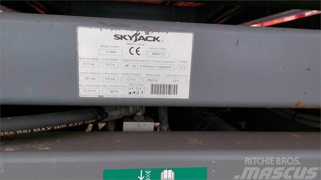 SkyJack 8841RT Škaraste platforme