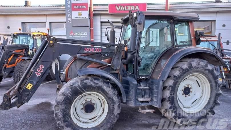 Valtra N142 VERSU Traktori