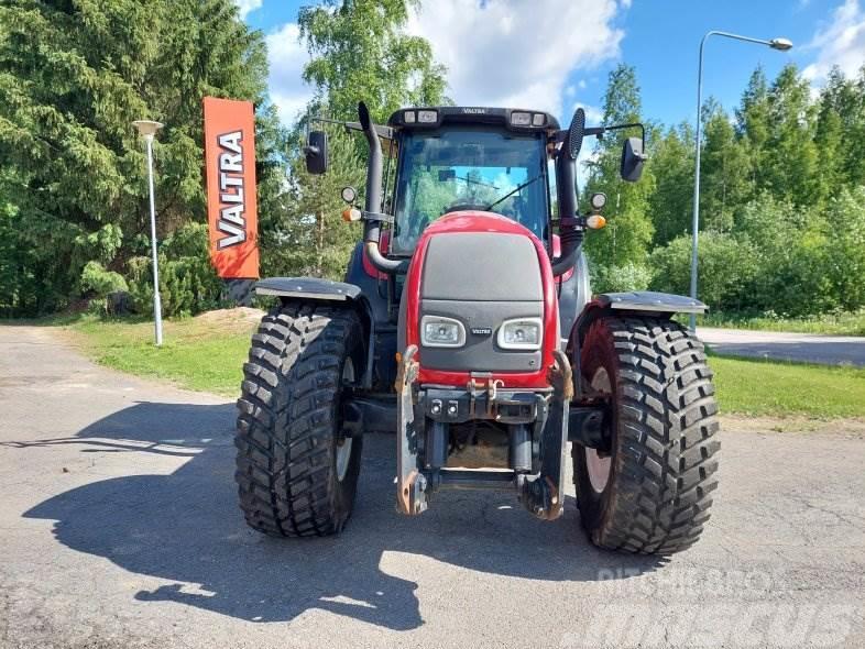 Valtra T150 HT Traktori
