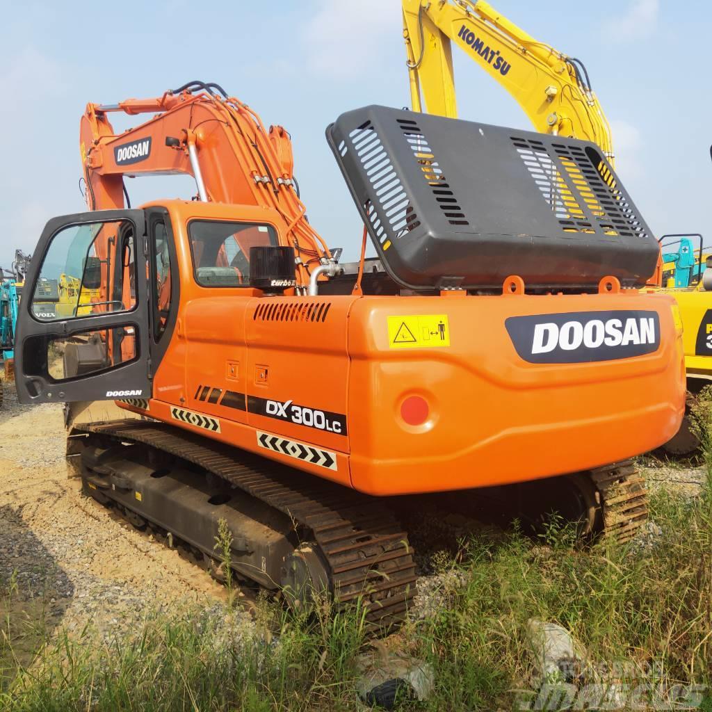 Doosan DX 300 LC Crawler excavators