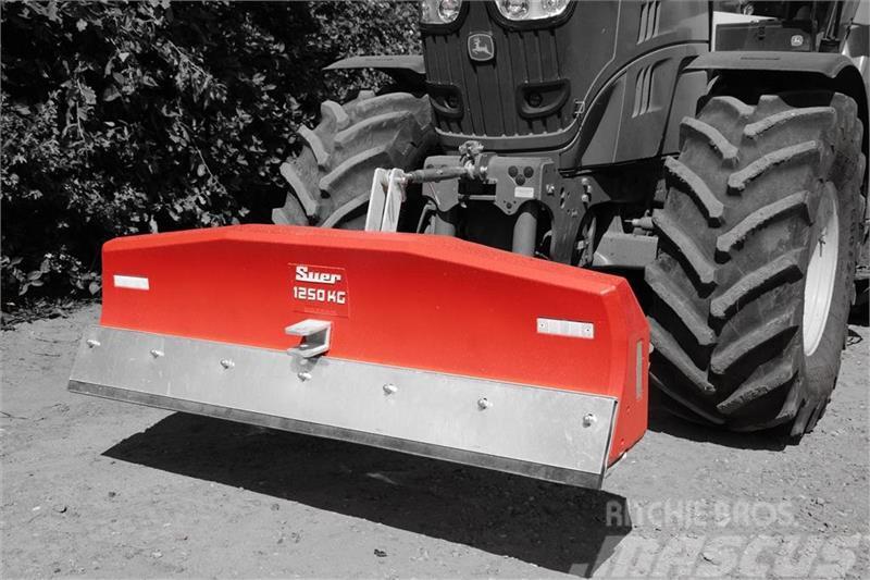  Suer 1250 kg med skrabe funktion GRATIS LEVERING Ostala oprema za traktore