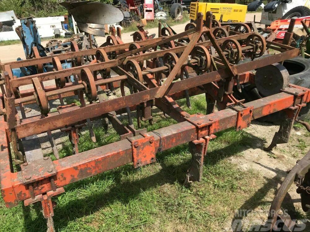  Chisel Plough Heavy Duty Cultivator 9 leg £580 plu Ostale komponente