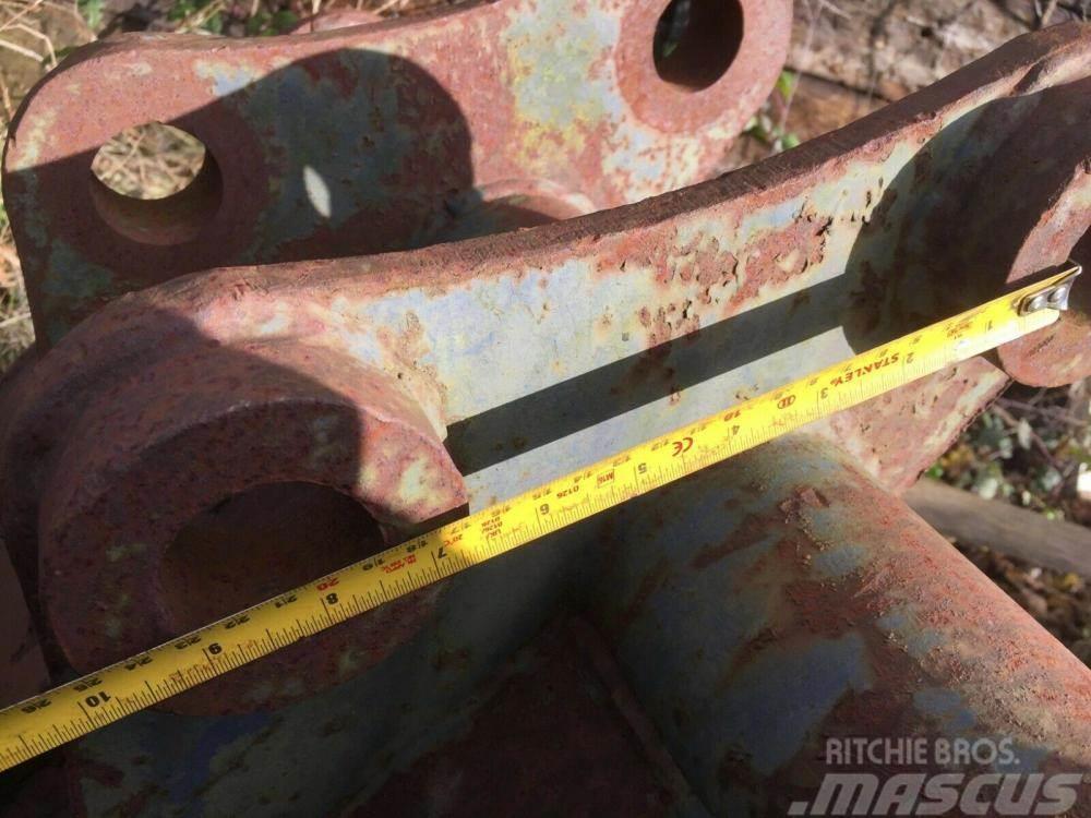  Excavator Bucket 45 mm pins - Gatwick - £290 Ostale komponente