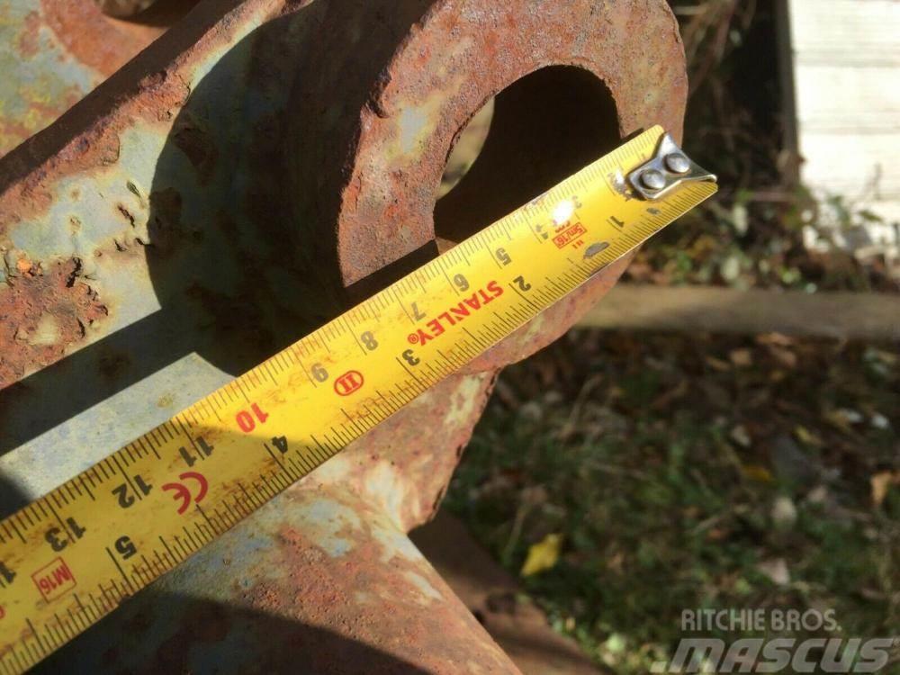  Excavator Bucket 45 mm pins - Gatwick - £290 Ostale komponente