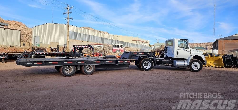  Equipment Truck and Trailer Ostalo