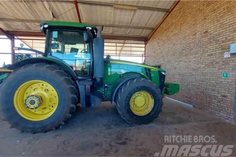 John Deere 8295R Traktori