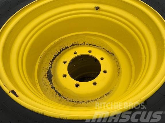 John Deere Hjul par: Michelin Multibib 540/65 28 GKN gul 18 Gume, kotači i naplatci