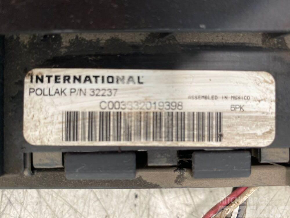 International 8600 Elektronika
