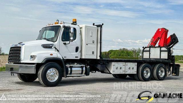 Freightliner 114SD PLATFORM TRUCK WITH ARTICULATED CRANE HIAB Tractor Units