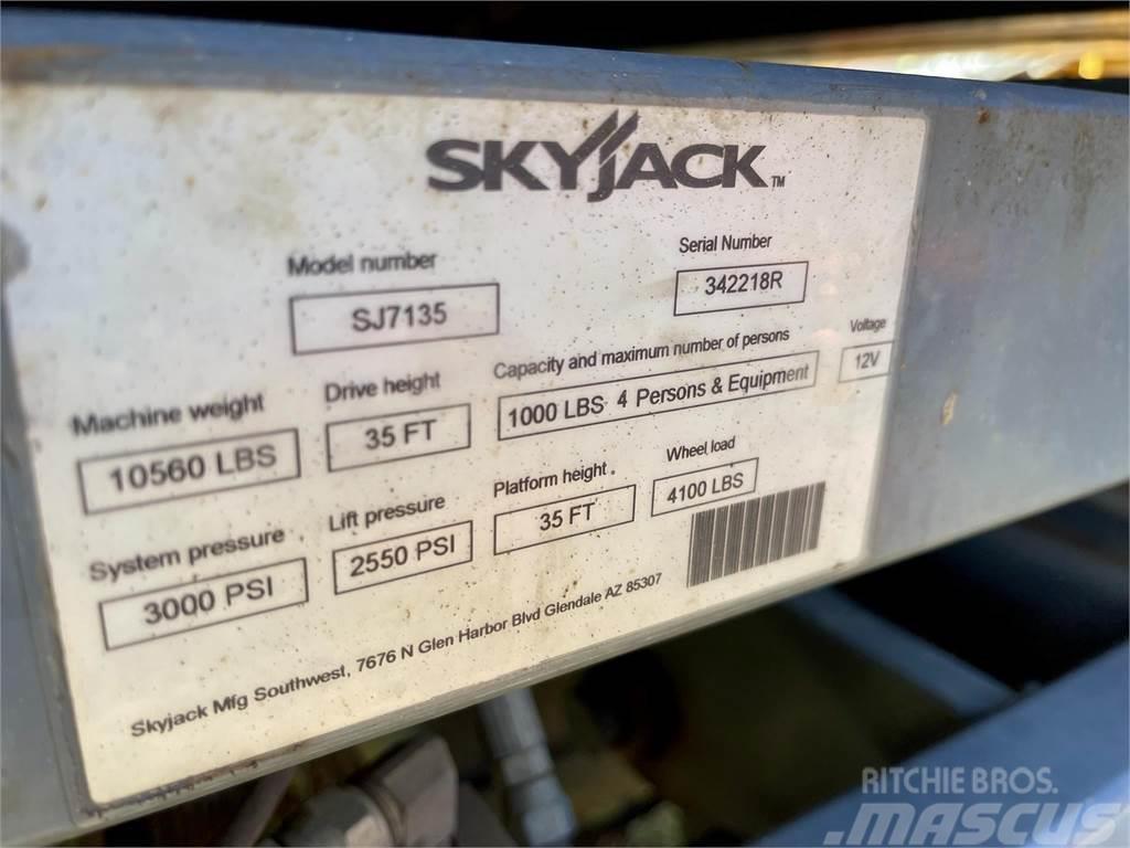 SkyJack SJ7135RT Škaraste platforme