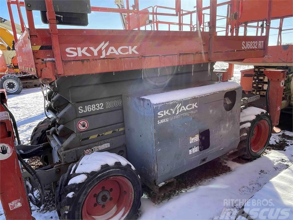SkyJack SJ6832RT Škaraste platforme
