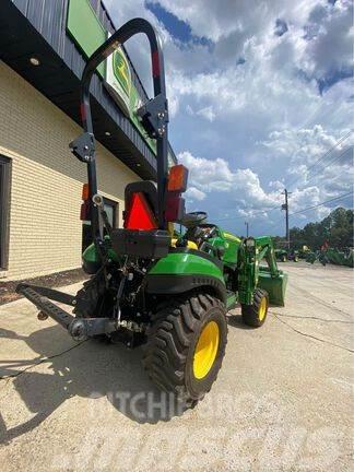 John Deere 1025R Kompaktni (mali) traktori