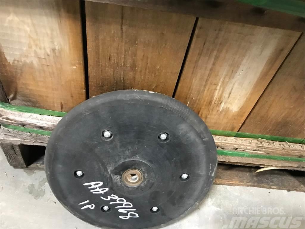 John Deere AA39968 rubber closing wheel Ostali stroji i dodatna oprema za sjetvu i sadnju