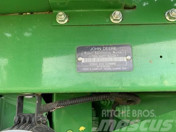 John Deere S790 Combine harvesters