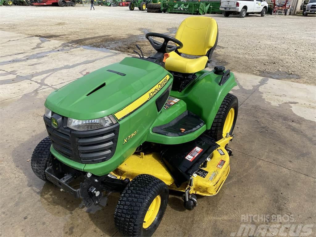 John Deere X730 Kompaktni (mali) traktori