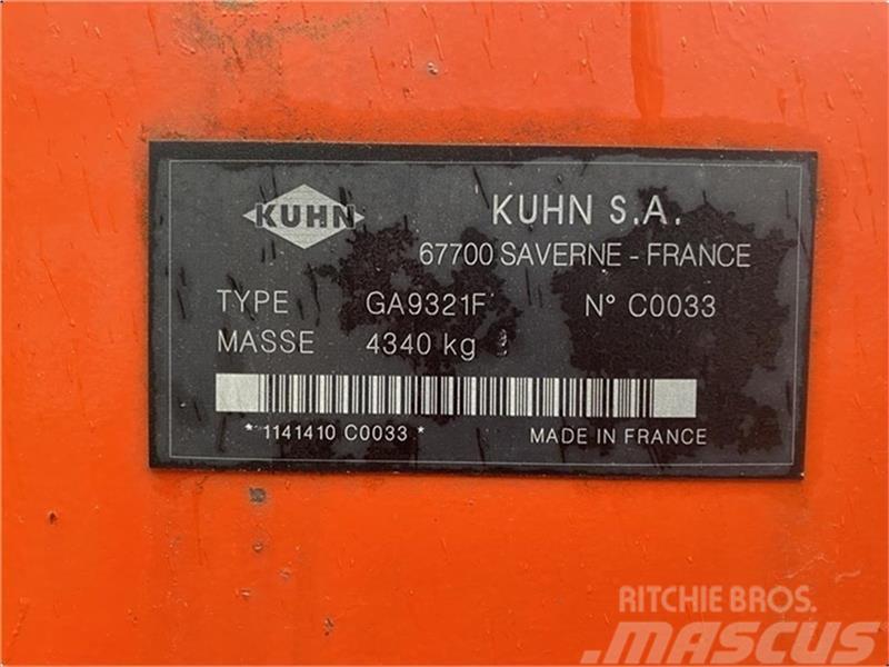 Kuhn GA9321F Okretači i sakupljači sijena