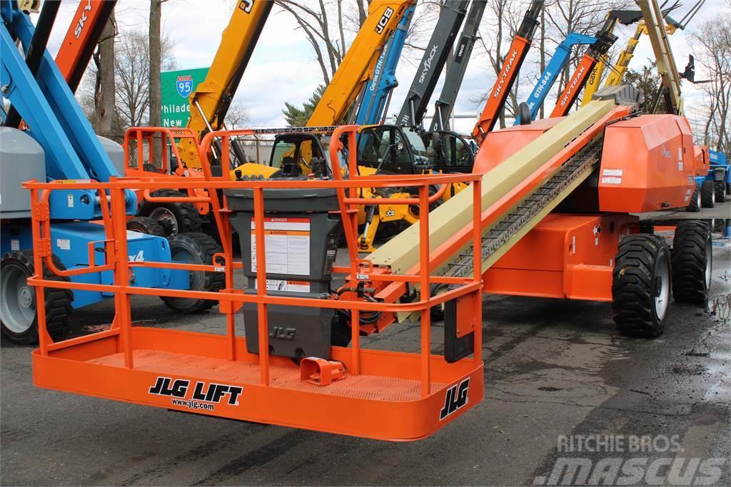JLG 600S Vertical mast lifts