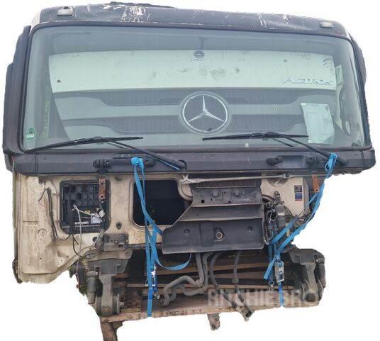Mercedes-Benz /Tipo: V90 R.3.44-1 / Cabine completa Mercedes Act Kabine i unutrašnjost