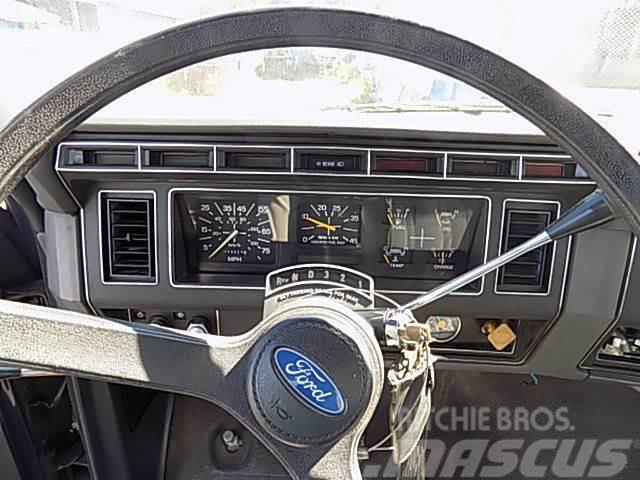 Ford F700 Sanduk kamioni