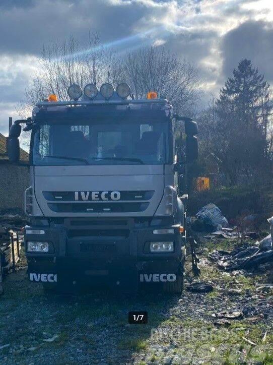 Iveco 260 TW 8x6 Tipper + Crane Kiper kamioni
