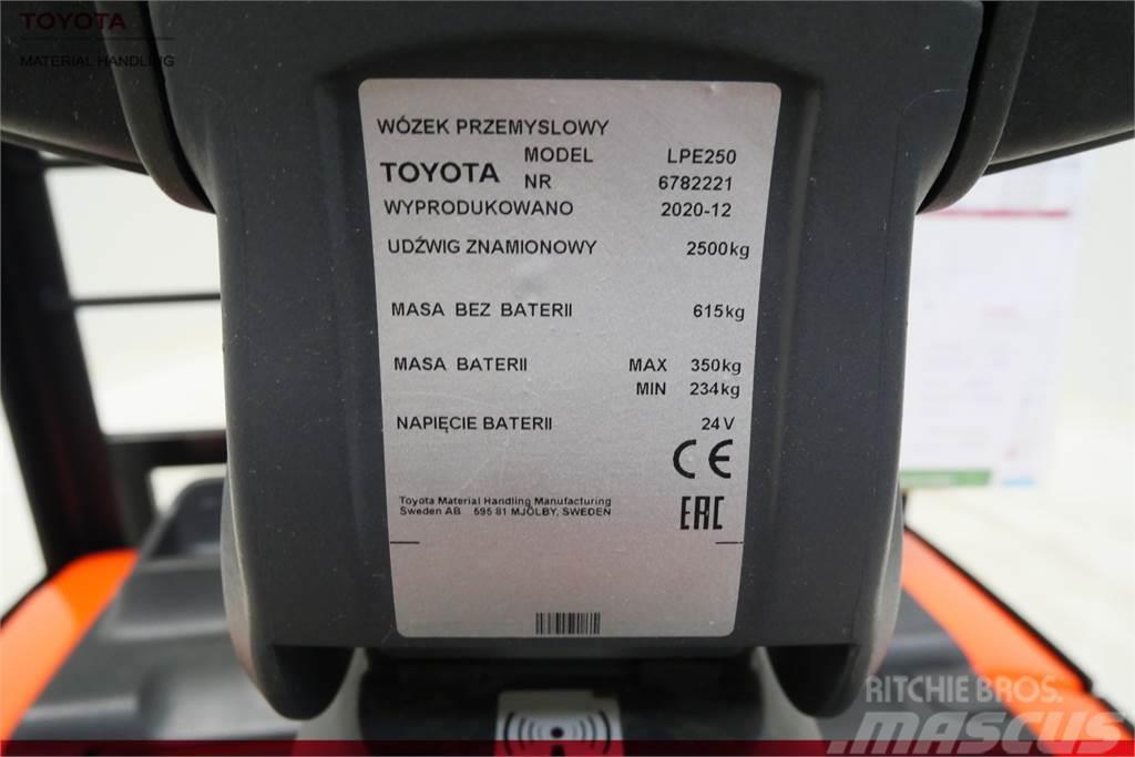 Toyota LPE250 Nisko podizni električni viličar sa platformu