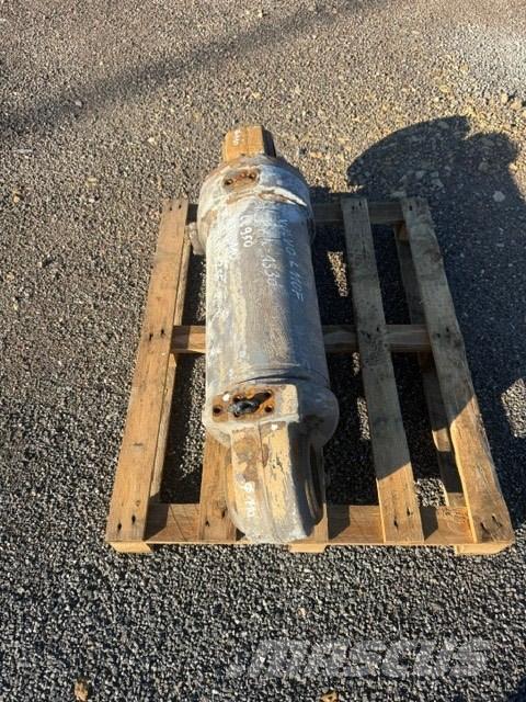 Volvo L 110 F USED HYDRAULIC CYLINDER Hidraulika