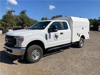 Ford F 250 - 4X4 - GAS - NICE TRUCK