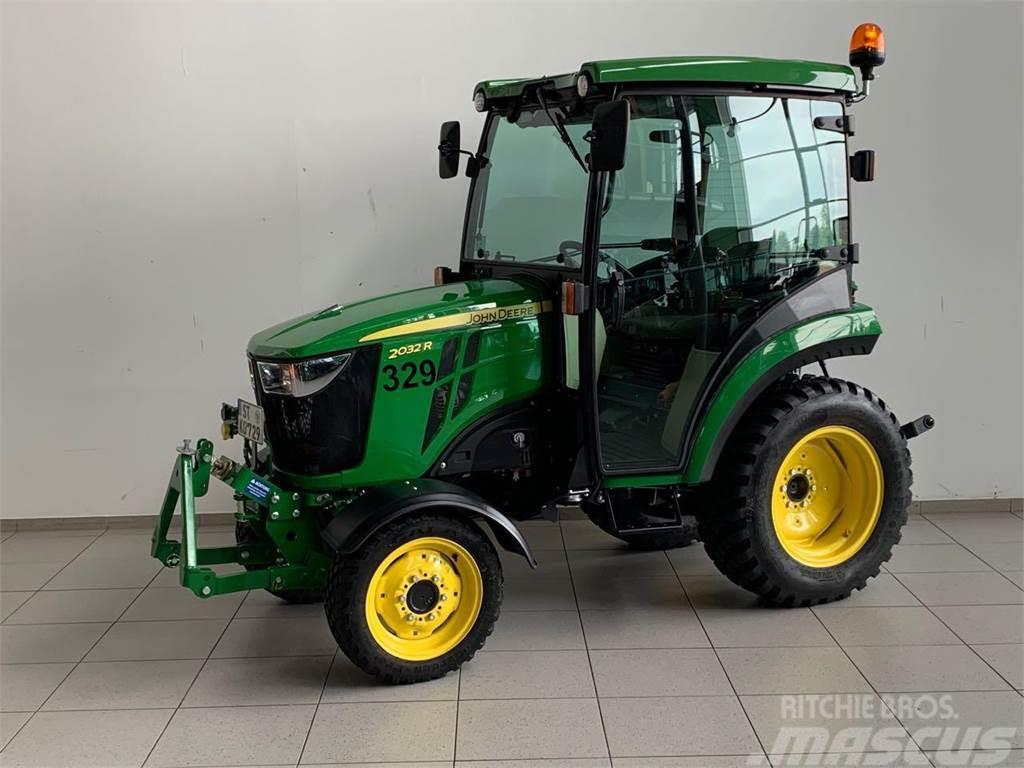 John Deere 2032R Kompaktni (mali) traktori