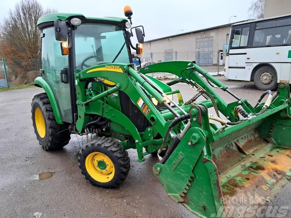 John Deere 3045 R Kompaktni (mali) traktori